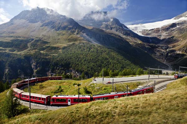 Európa legszebb vasútvonala a Bernina expressz 196 hídon halad át - Impress  Magazin