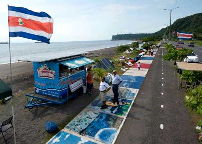 Napelemes büfé nyílt Costa Rica tengerpartján